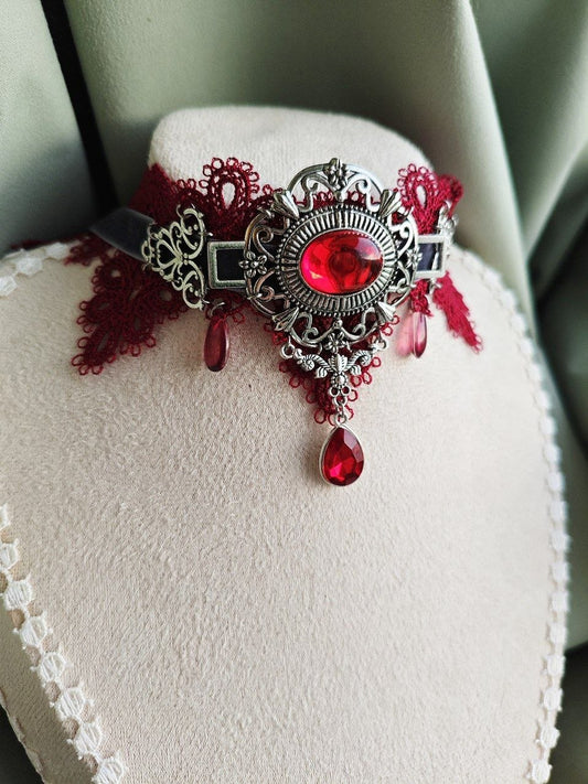 Lady Carmine Choker