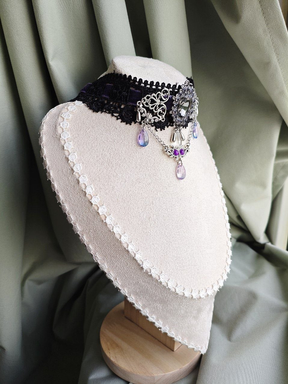 Starlight Eclipse Choker